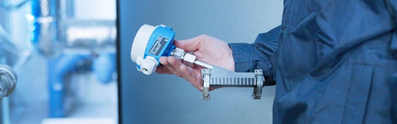 Reducing complexity in data center cooling temperature measurements